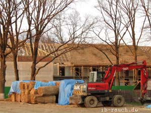 Straw covering of a new building in Transcarpathia