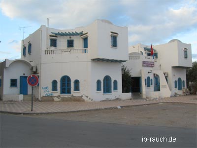 Wohnhaus auf Djerba mit Flachdach und Kuppel