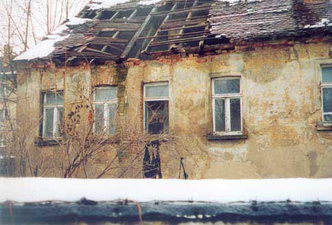 Gebäude 1997, vollkommen zerfallen
