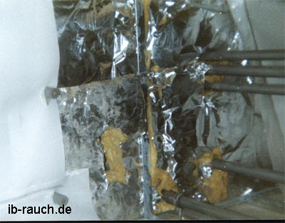 Dämmung mit Aluminium-dampfbremse hinter der Abseitwand