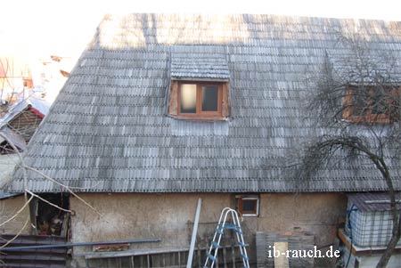Wohnhaus Dacheindeckung mit Holzschindel