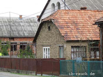 Wohngebäude aus Lehmsteine in Transkarpatien